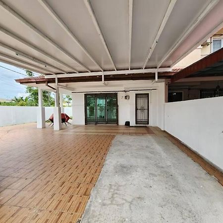 Rawang Conner Lot Homestay Exterior photo